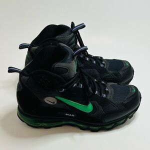 Nike Air Max Terra Sertig Trail shoes size 8.5. Used but well kept. Smoke free